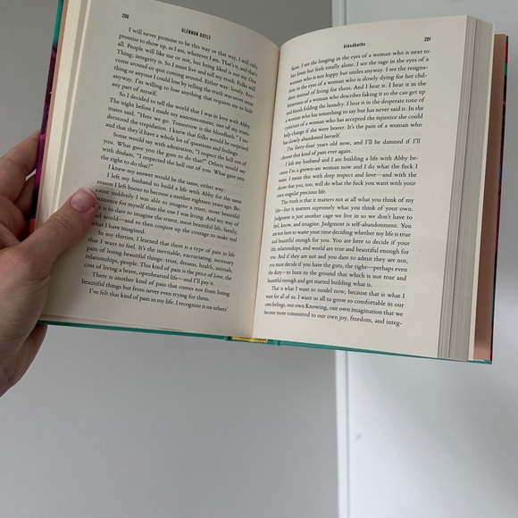 Untamed Glennon Doyle Hardback Book New Great Condition - Picture 4 of 4